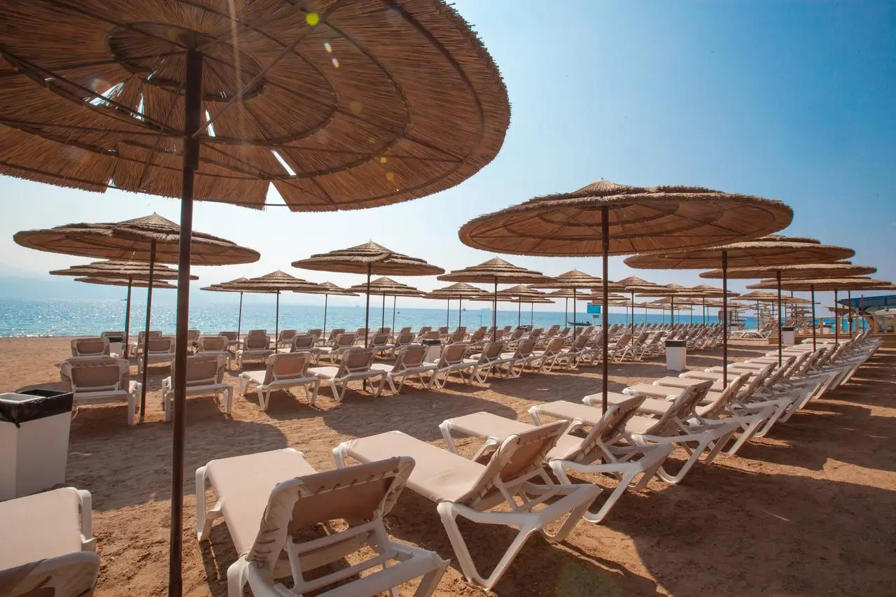U Coral Beach