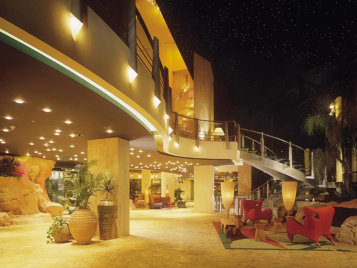 Dan Eilat