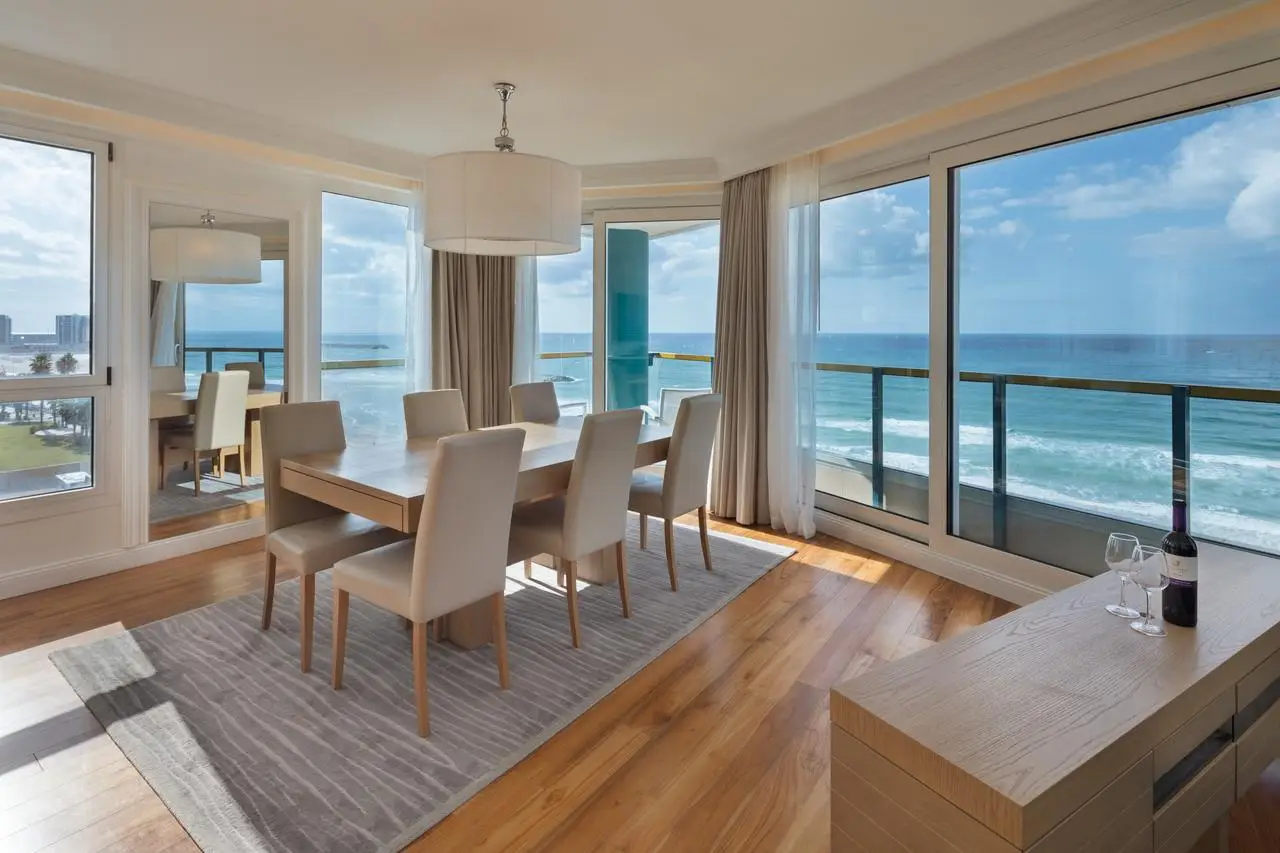 Okeanos Suites