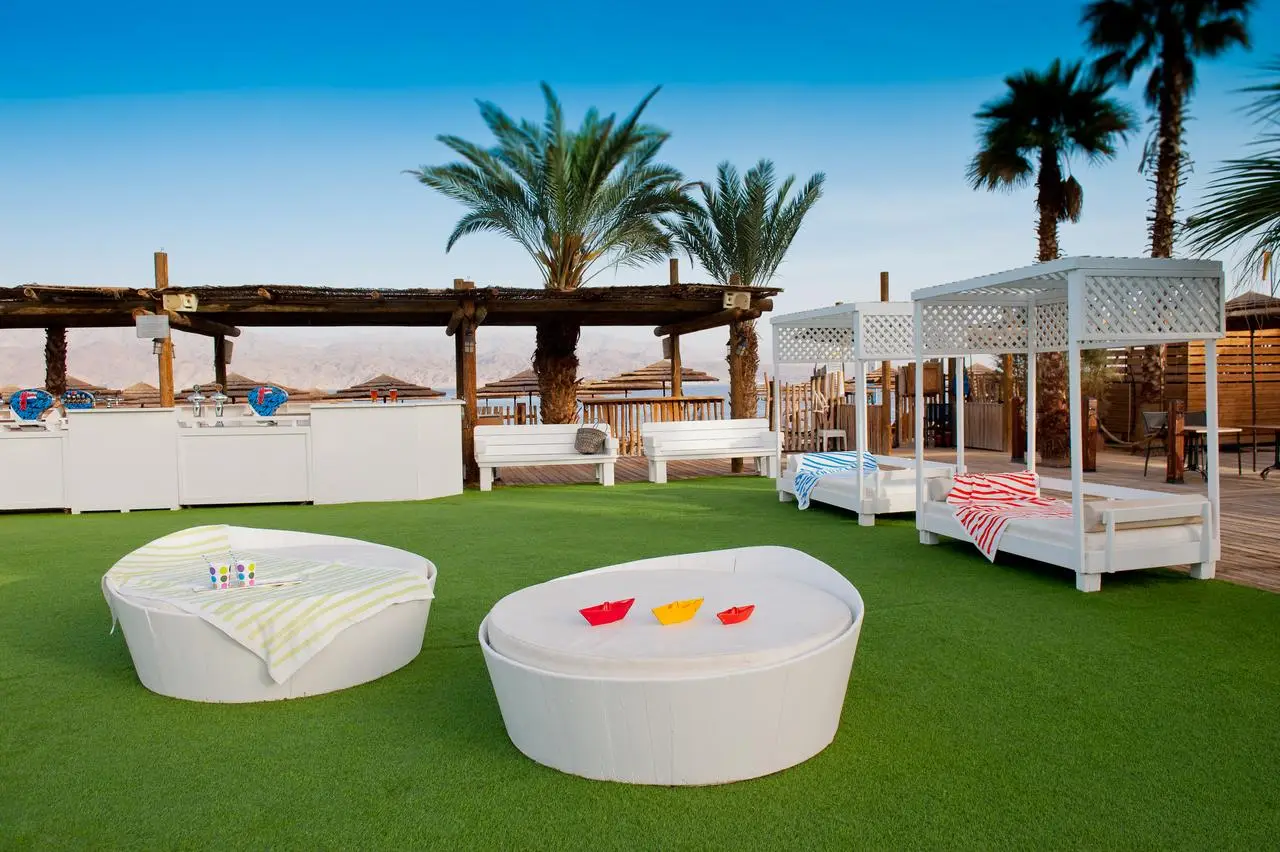 U Coral Beach